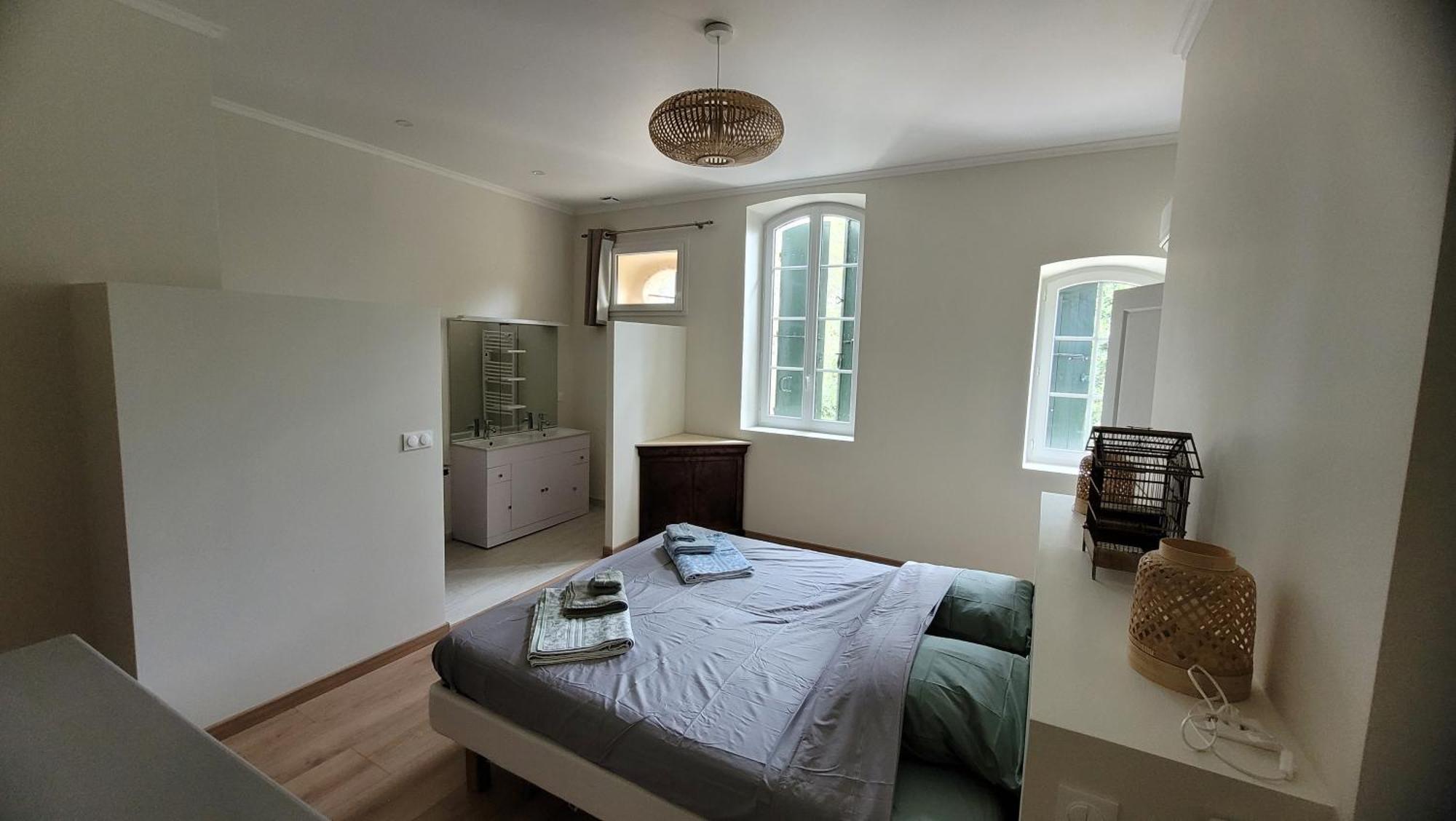 La Pinede, Logement Privatif Au Chateau Aumes Extérieur photo