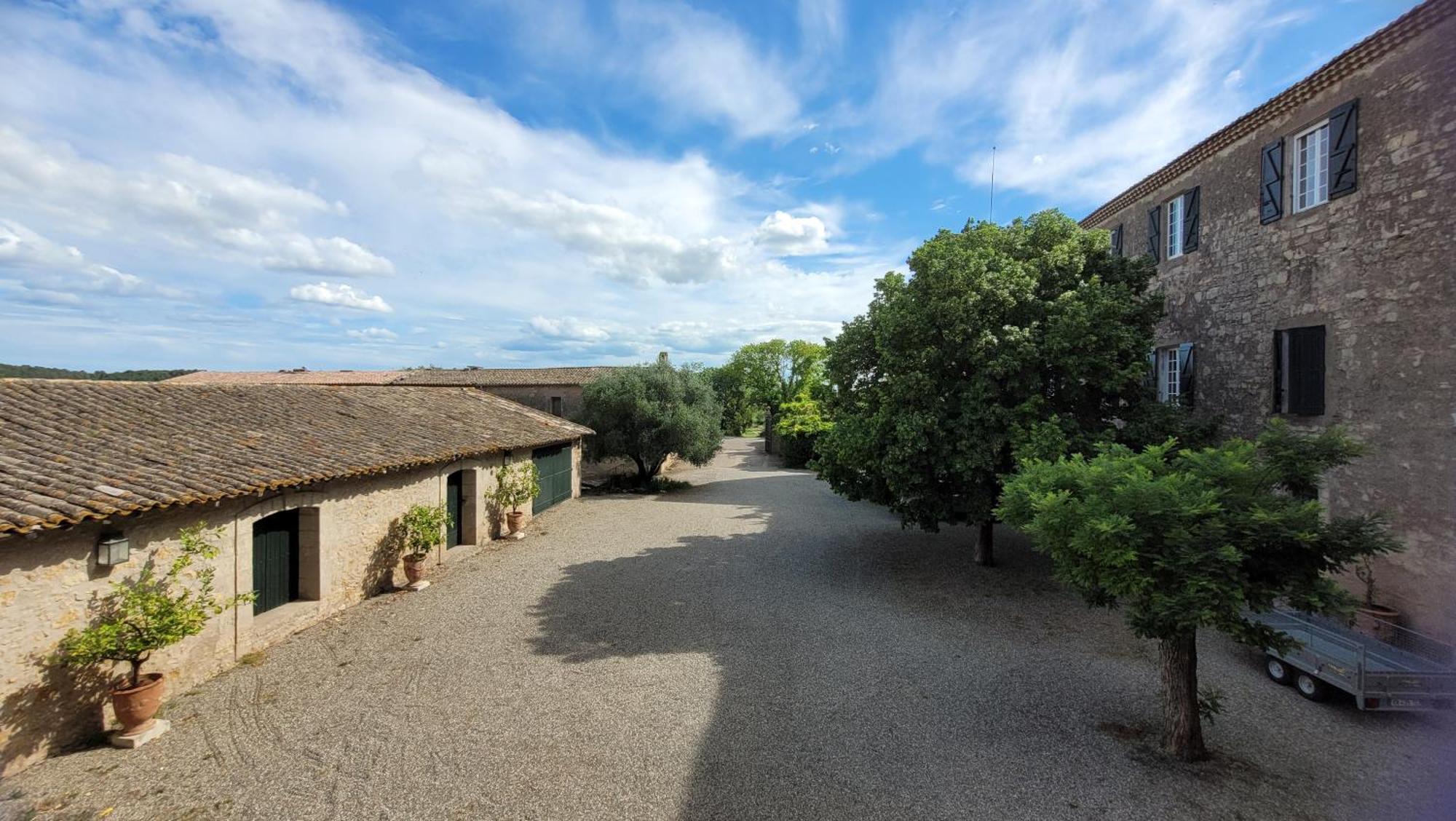 La Pinede, Logement Privatif Au Chateau Aumes Extérieur photo
