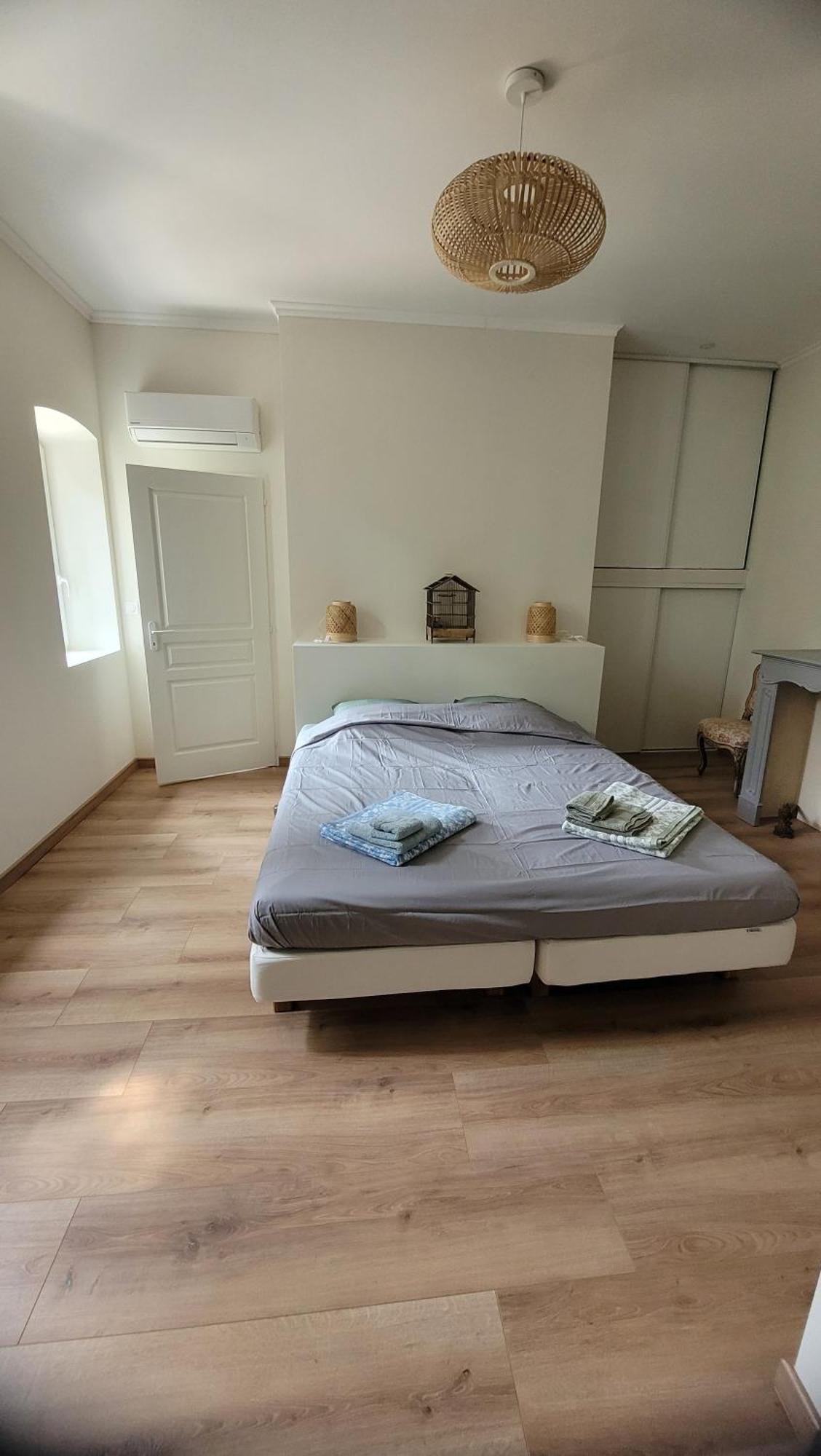 La Pinede, Logement Privatif Au Chateau Aumes Extérieur photo