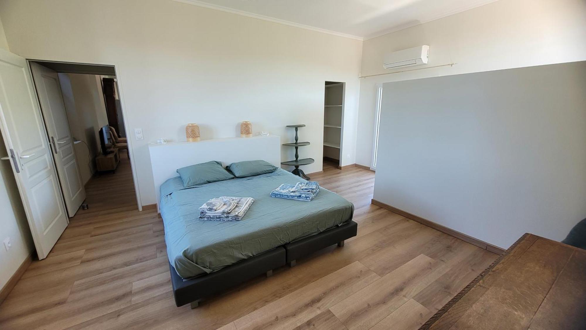 La Pinede, Logement Privatif Au Chateau Aumes Extérieur photo