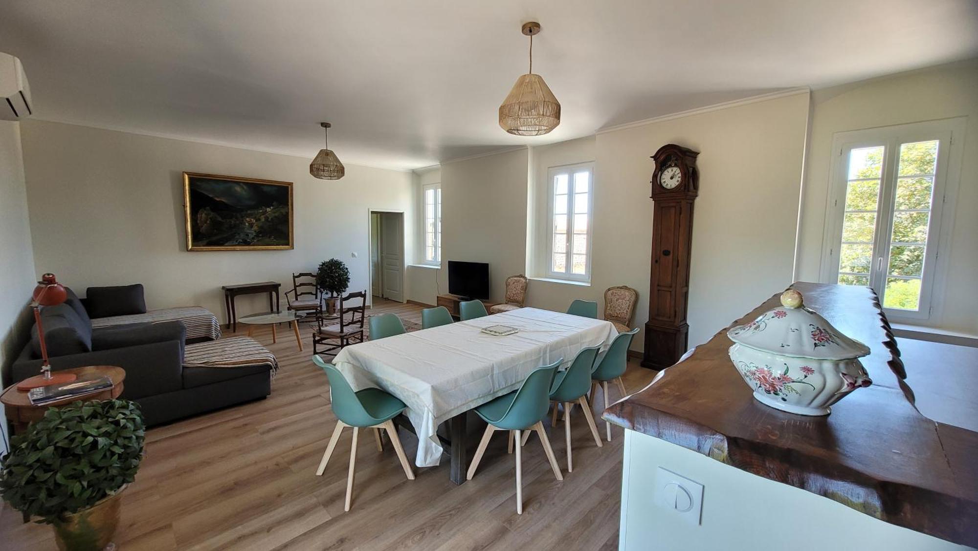 La Pinede, Logement Privatif Au Chateau Aumes Extérieur photo